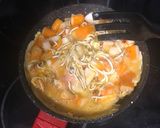 Foto del paso 7 de la receta Revuelto de gulas y bocas de mar (surimi)