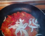 Foto del paso 2 de la receta: Arroz en salsa de tomate y sobrasada