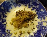 Foto del paso 1 de la receta: Pan casero relleno con cebolla, queso y semillas