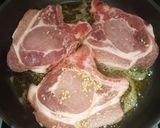 Foto del paso 1 de la receta: Chuleta encebollada con champiñones