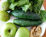 A picture of step 1 of Joyces' Anti-inflammatory smoothie.