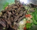 Foto del paso 2 de la receta: Carne mongoleana al merkén con champiñones