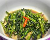 Foto langkah ke 3 dari resep Tumis Kangkung Terasi (Bumbu Iris Simple).
