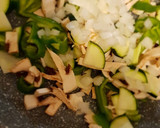 Foto del paso 5 de la receta: Friturita de verduras con carne