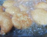A picture of step 2 of Dahi Pakori.