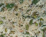 A picture of step 5 of Tadka Green pulao.