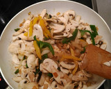 Foto del paso 2 de la receta: Pollo con verduras en salsa de ostras