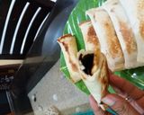 Foto langkah ke 5 dari resep Sosis roti panggang isi pisang coklat.