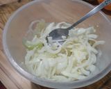 Foto del paso 2 de la receta: Hígado encebollado al disco con puré mixto