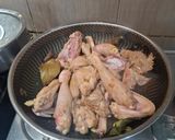 Foto langkah ke 2 dari resep 684. Ayam Kuah Susu.