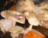 Foto langkah ke 3 dari resep Semur pedas ayam telor.