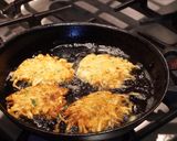 A picture of step 4 of Potato Latkes.