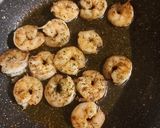 Foto del paso 2 de la receta: Espaguetis con gambas!!