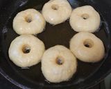 Foto langkah ke 4 dari resep Donat Maizena.