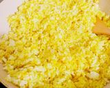 Hình bước làm 3 của món Cơm chiên trứng,lạp xưởng,xúc xích và rau củ