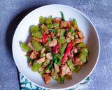 Foto langkah ke 4 dari resep Tumis Tauco Pare Tempe.