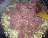 A picture of step 1 of Rice with mince meat sauce.