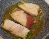 Foto del paso 6 de la receta: Rollitos de pollo con pesto de avellanas sobre cama de patatas