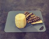 Foto del passaggio 4 della ricetta Sfogliatine con budino alla vaniglia ananas e amaretti