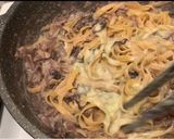 Foto del passaggio 7 della ricetta Tagliatelle radicchio crema gorgonzola e noci
