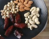 ড্রাইফ্রুট চকলেট মিল্কশেক (dryfruit chocolate milkshake recipe in Bengali) রেসিপি ধাপ - 1 ছবি