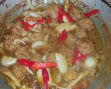 Foto langkah ke 3 dari resep Semur Bola-bola Daging Cincang.