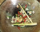 Foto langkah ke 3 dari resep Jjamppong 짬뽕 alias Mie Seafood Pedas khas Korea.
