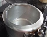 A picture of step 2 of Rice khichdi.