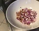 Une image de l'étape 2 de Légumes du jardin à l'agneau,oignon rouge et épices.
