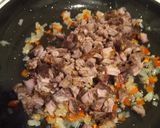 Foto del paso 4 de la receta: Empanadas con sobras de carne