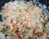 Foto langkah ke 4 dari resep Pastel Gulung Ragout Ayam.