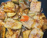 Hình bước làm 4 của món Cà tím xào tép sate