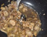Une image de l'étape 2 de Suprêmes de poulet sauce champignons.