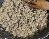 Foto del paso 6 de la receta: Patatas asadas rellenas de carne picada. 🥔🐮