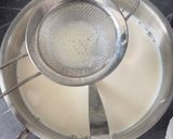 Hình bước làm 2 của món Sữa chua phô mai úp ngược
