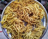 A picture of step 3 of Moti Bhujiya.