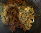 Gambar langkah 3 resipi Daging Goreng Kunyit Basah-basah.