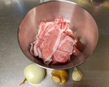 A picture of step 1 of Japanese Pork Ginger Rice (生姜焼き丼).