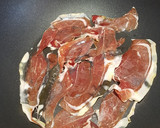 Foto del paso 1 de la receta: Risotto de boletus con jamón crujiente