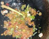 Foto langkah ke 4 dari resep Srondeng ayam dan tempe.