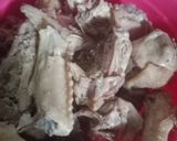 Foto langkah ke 1 dari resep Ayam woku KENTANG.
