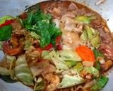 รูปขั้นตอนการทำที่ 4 ของ ก๋วยเตี๋ยวผัดขี้เมาซีฟู้ด