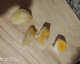 Foto del paso 1 de la receta: Tostadas de gula y huevitos