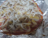 Foto del paso 3 de la receta: Súper pizza semi light (no deja de ser una pizza jeje)