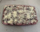 Foto del paso 4 de la receta: Budín de hojas de betarraga con tallarines rojos