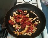 Foto del paso 2 de la receta: Huaraches de chorizo y frijoles negros