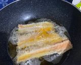 Foto langkah ke 2 dari resep Tulang Salmon Saus Asam Manis.