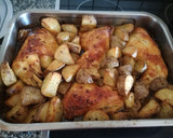 Foto del paso 3 de la receta: Muslos de pollo al horno con patatas
