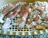 Foto del paso 1 de la receta: Chipirones a la Riojana, o en su tinta con bacalao