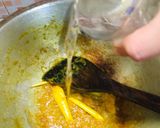 Foto langkah ke 5 dari resep Usus ayam bumbu kuning.